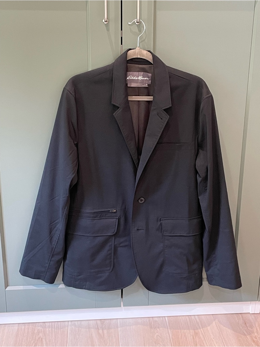 Eddie Bauer Men’s Travel Blazer Dark Black Single-Button Blazer 42 Regular.